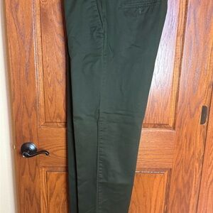 Izod Men's Dark Green Chinos